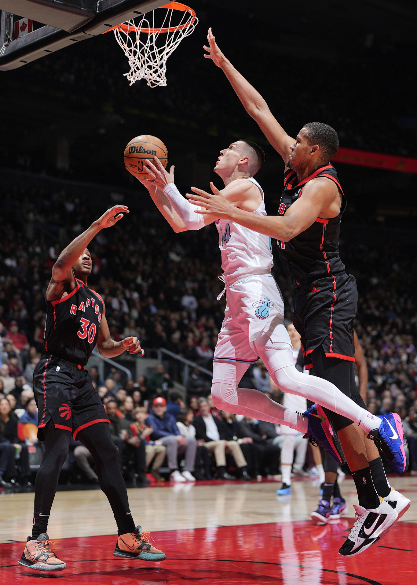 关于狂热的战役,引爆了球场上的激情火花,势不可挡的信息 关于狂热的战役,引爆了球场上的激情火花,势不可挡的信息