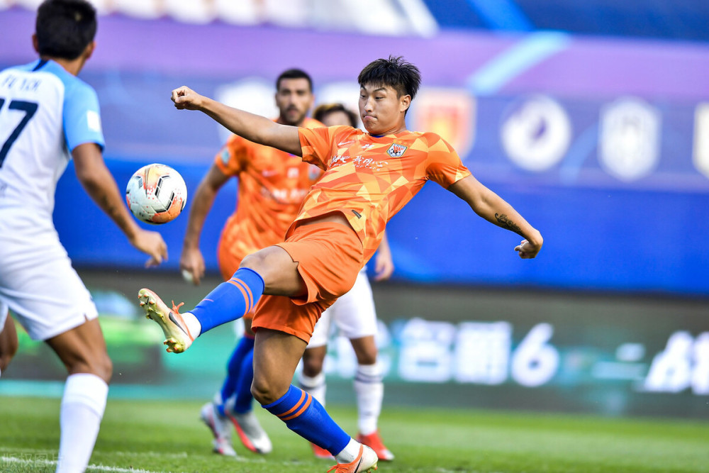 纷争升级!外援领衔,精彩绝伦战局展开,振奋人心的简单介绍 纷争升级!外援领衔,精彩绝伦战局展开,振奋人心的简单介绍