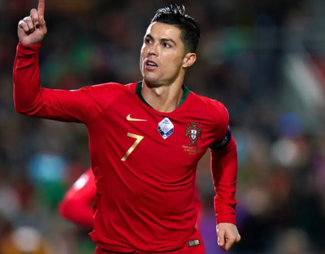 日本绝地反击荷兰,萨拉赫制霸全场 日本绝地反击荷兰,萨拉赫制霸全场