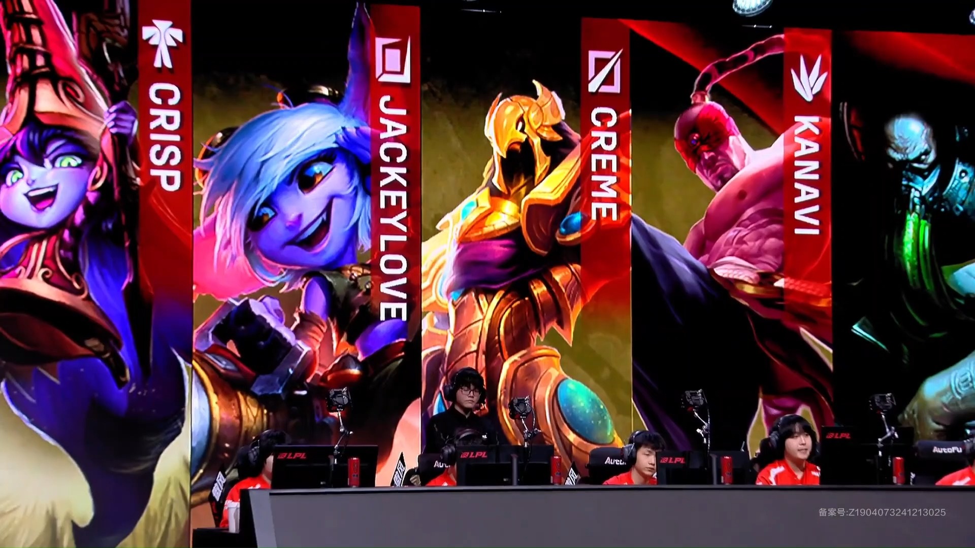 TL鏖战SHR，Peanut线上压制力十足宿敌对决四强赛，成为赛场最大亮点