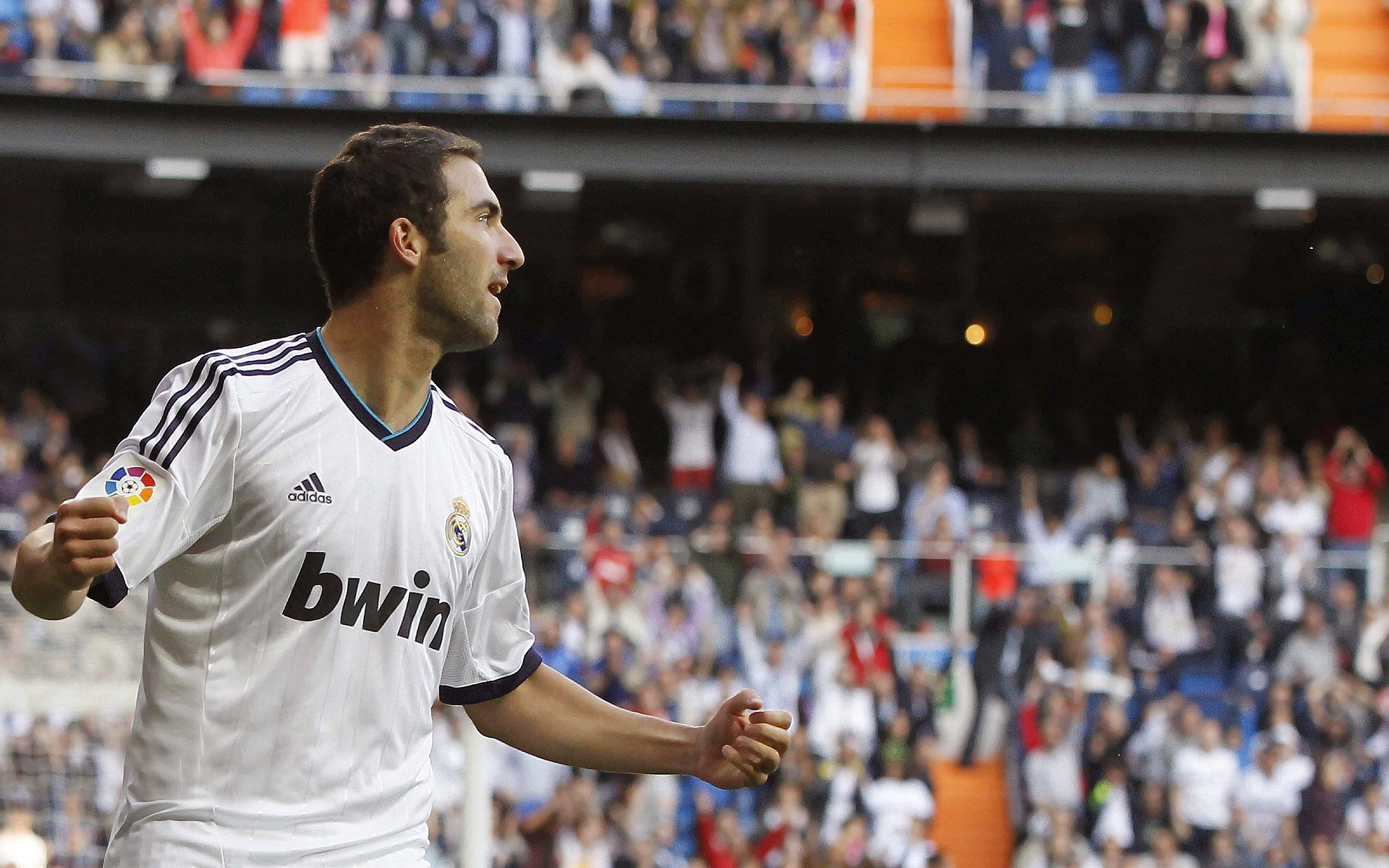 武切维奇核聚变!快船三军用命稳住航向,轻取国王彰显冠军底蕴